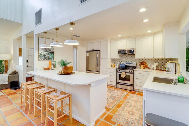 Building Photo - 113 Margarita Rd