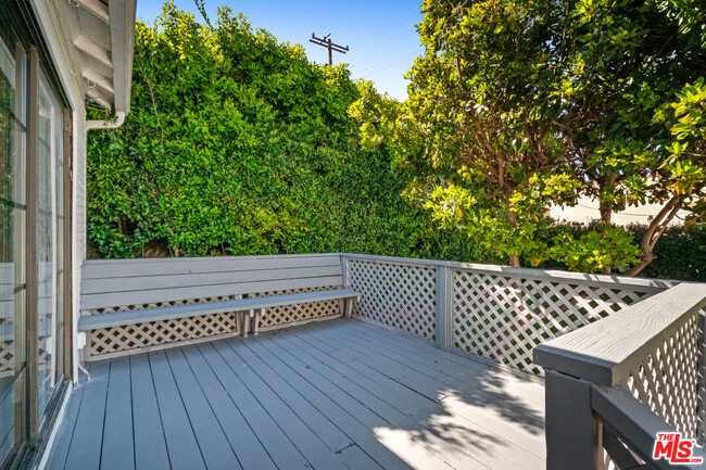 Building Photo - 8643 Clifton Way