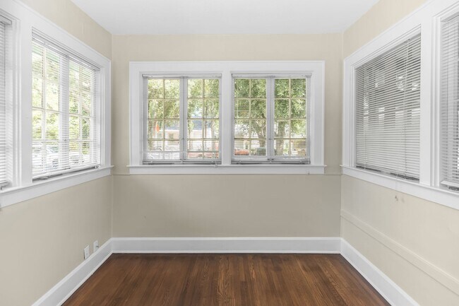 Building Photo - 3/2 single family home in Historic Eola Heights district!