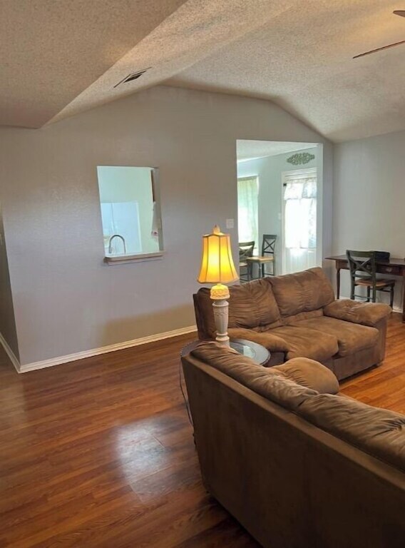Building Photo - 1109 Palomino Dr