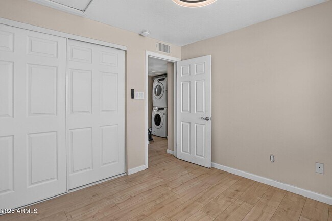Building Photo - 3629 E Winchcomb Dr