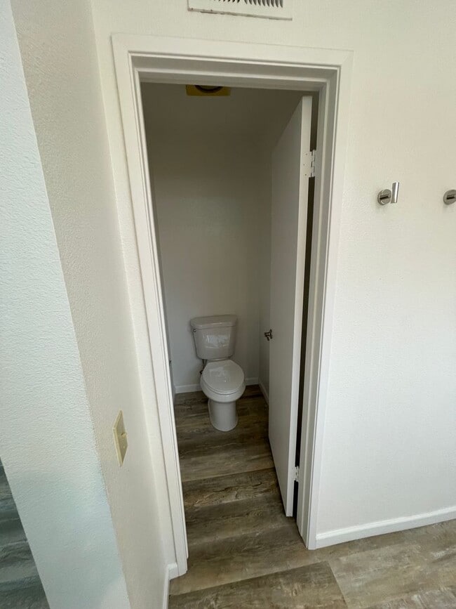 Building Photo - Absolutely stunning remodeled 3 bedroom 2 and half bathroom home in the heart of Mira Mesa!