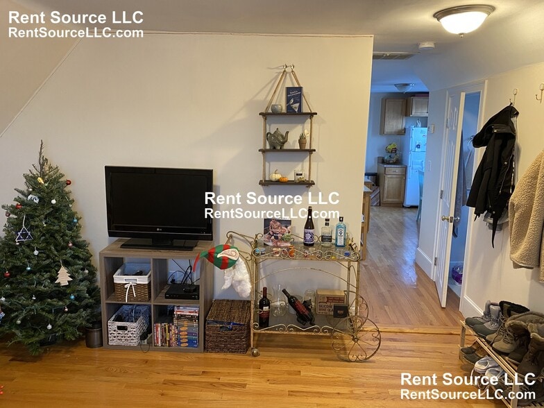 Building Photo - 15 Sargent Ave