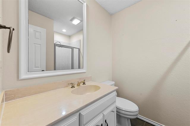 Building Photo - 2204 Sapphire Dr