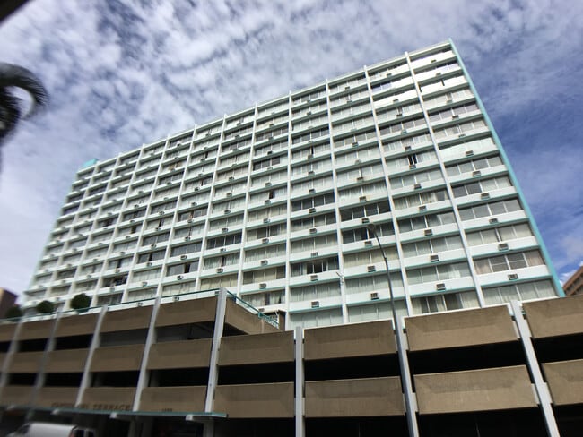 Building Photo - Kapiolani Terrace remodeled Studio.