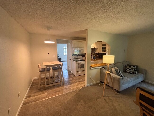 Primary Photo - Jasmine Condos Updated 1 bd/1ba