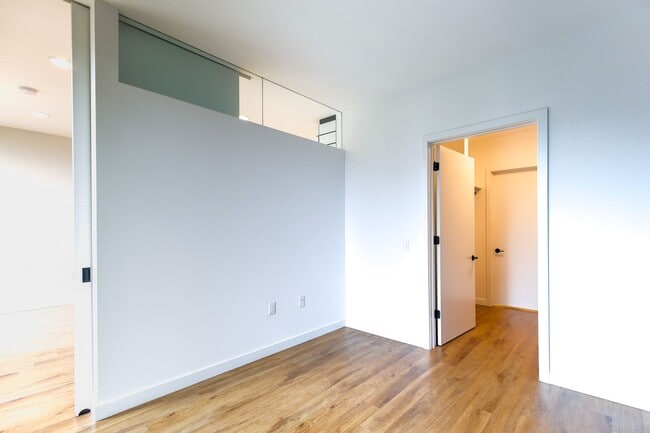Building Photo - Terrific One Bedroom Condo in Truxton Circle!