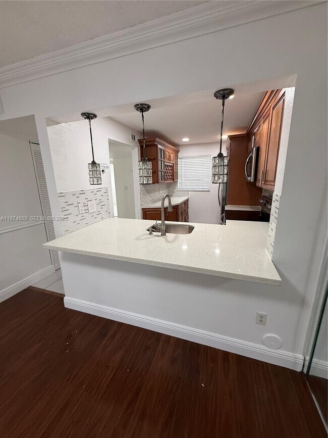 Building Photo - 862 NE 209th St