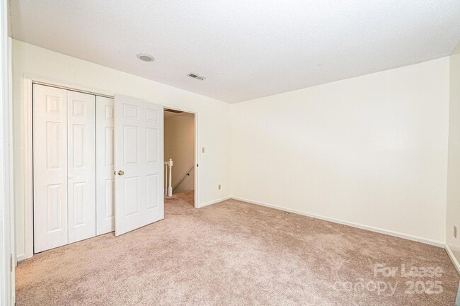 Building Photo - 617 College Ave SW