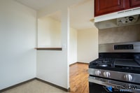 Building Photo - 425 Rose Ave