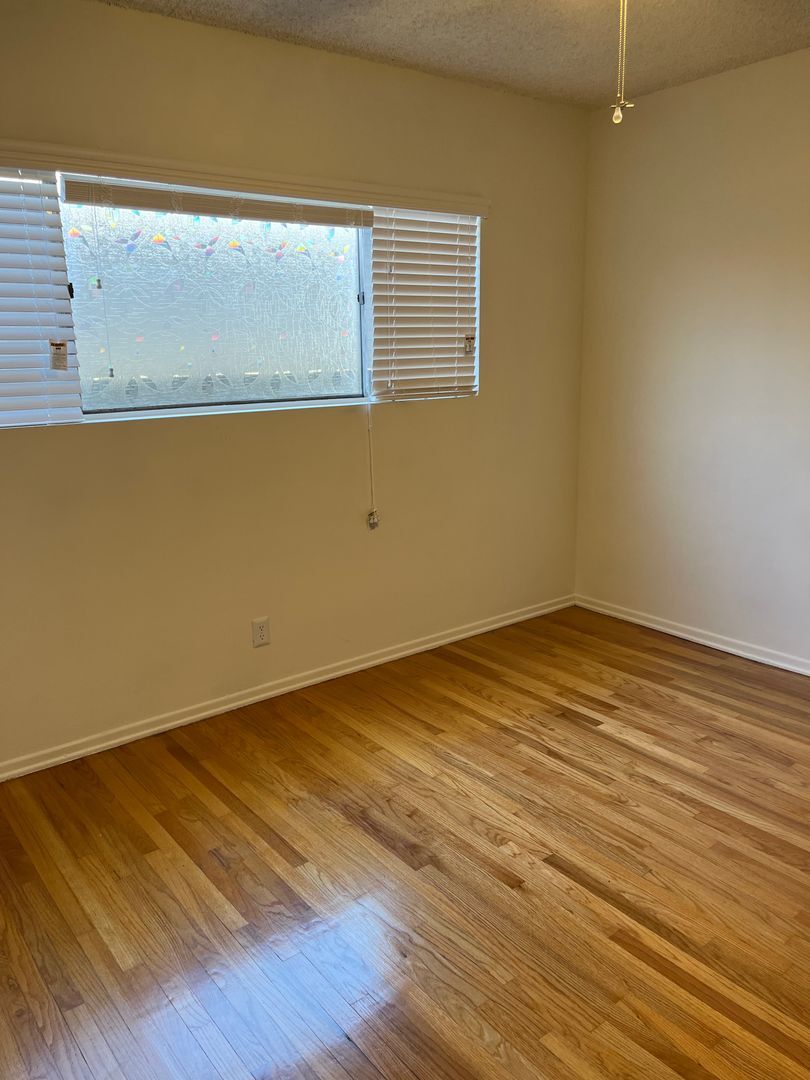 Building Photo - 5915 Fair Ave