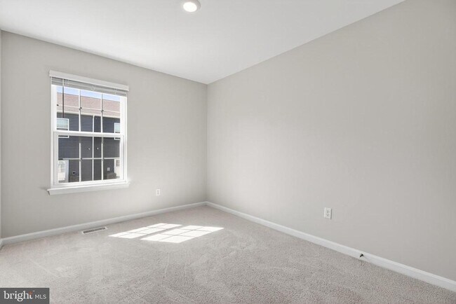 Building Photo - 183 Caterpillar Dr