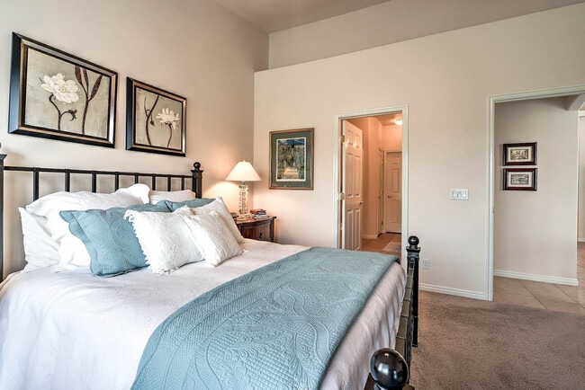 Building Photo - Fully Furnished Home. All Utilities Included!