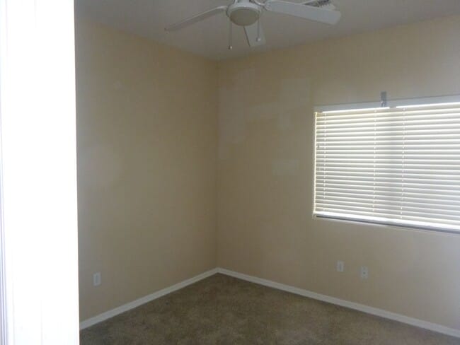Building Photo - Great 3 bedroom, 2 bath in Arizona City