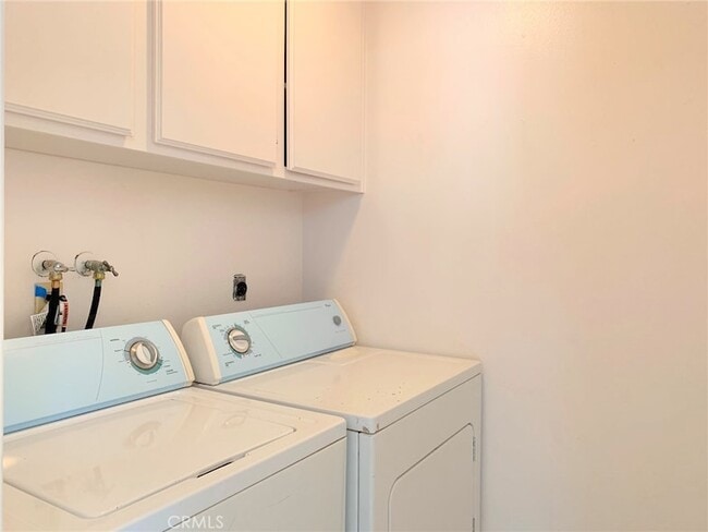 Building Photo - 2303 Presado Dr