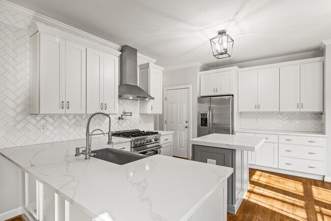 Building Photo - 309 Caraway Ln