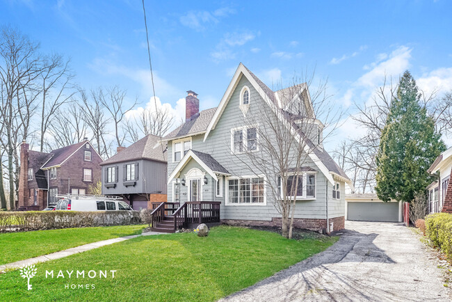 Building Photo - Charming 4-Bedroom Home