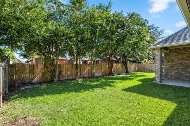 Building Photo - 2127 Clear Lake Pl