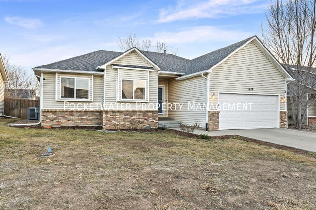 Building Photo - 628 Sumac St