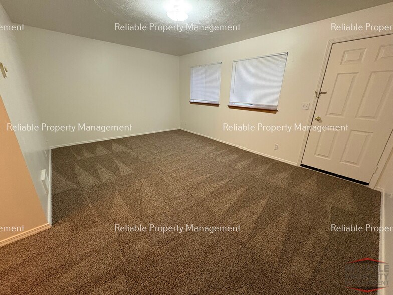 Building Photo - 2153 Stace St