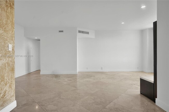 Building Photo - 4747 Collins Ave
