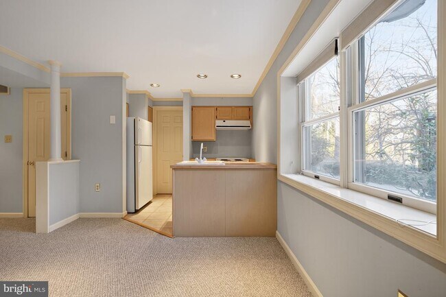 Building Photo - 8815 Surrey Ct