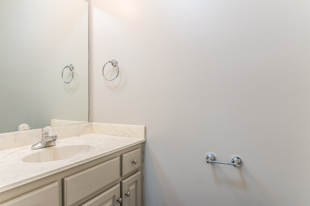 Building Photo - 107 Walton Trce S