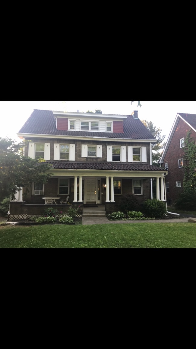 Primary Photo - 5737 5th Ave