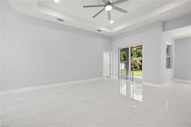 Building Photo - 3733 15th St W