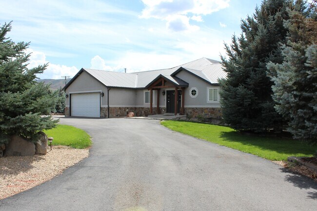 Building Photo - 3572 Wild Mare Way
