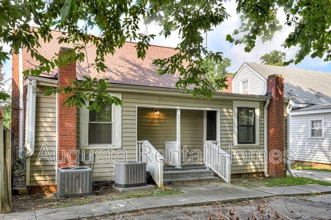 Building Photo - 262 Walker St