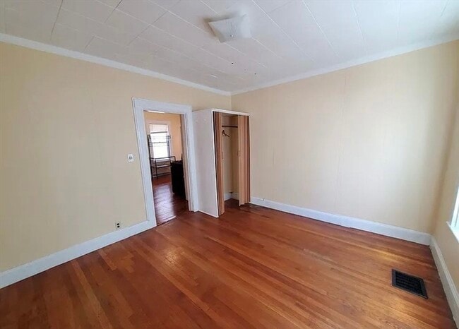 Building Photo - 32 Claremon St