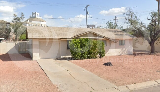 Primary Photo - 726 E Vista Del Cerro Dr
