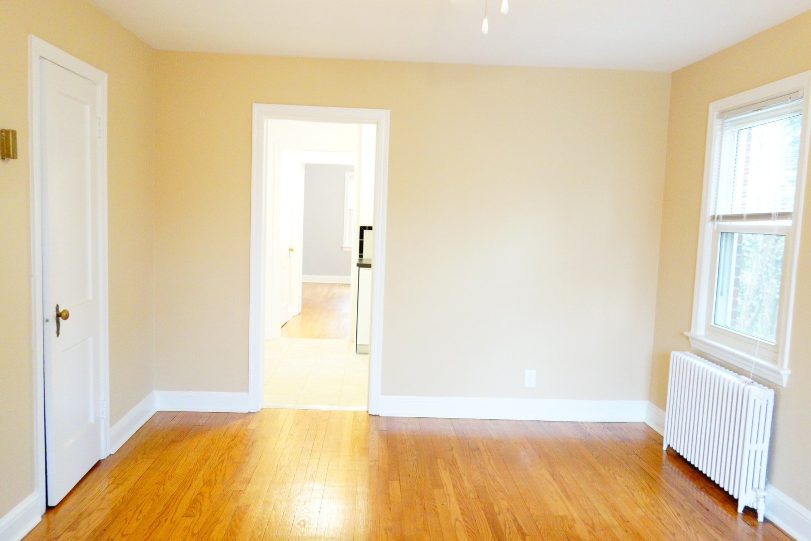 Building Photo - 8210 Greenwood Ave