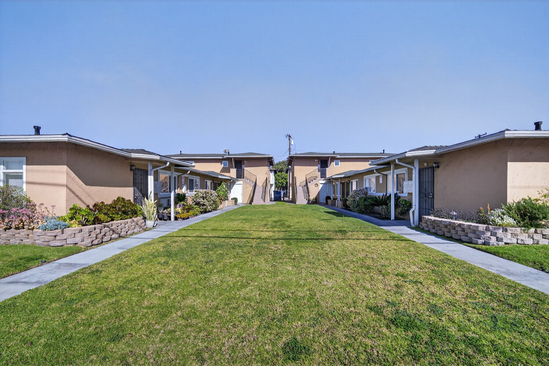 Building Photo - 2100 W Ball Rd