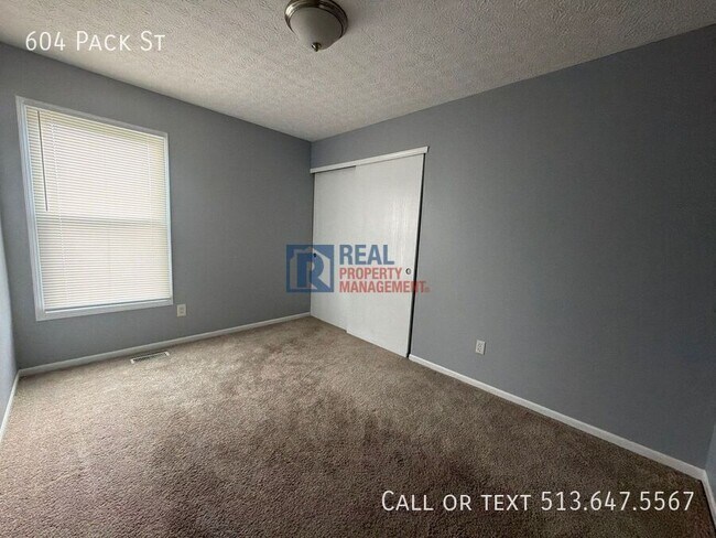 Building Photo - 604 Pack St