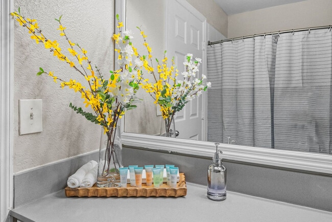 Building Photo - 10142 Montague St