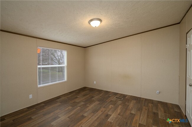Building Photo - 910 Ashwood Dr
