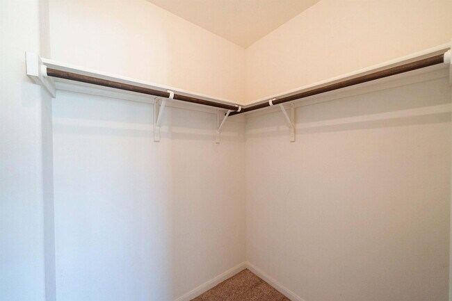 Building Photo - 1620 Bryant Dr