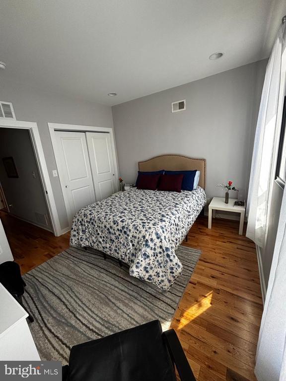 Building Photo - 2633 Earp St