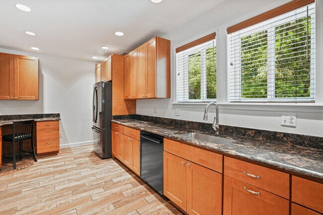 Building Photo - 7712 Dolly Dr