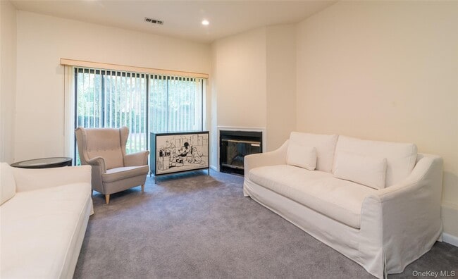 Building Photo - 327 N Greeley Ave