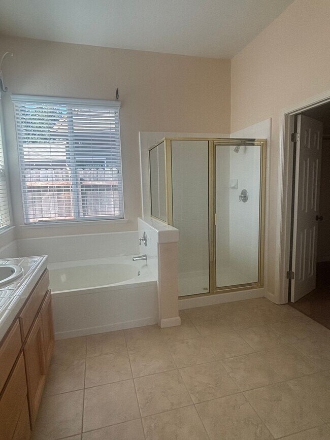 Building Photo - BEAUTIFUL 4-BEDROOM HOME IN ELK GROVE!!