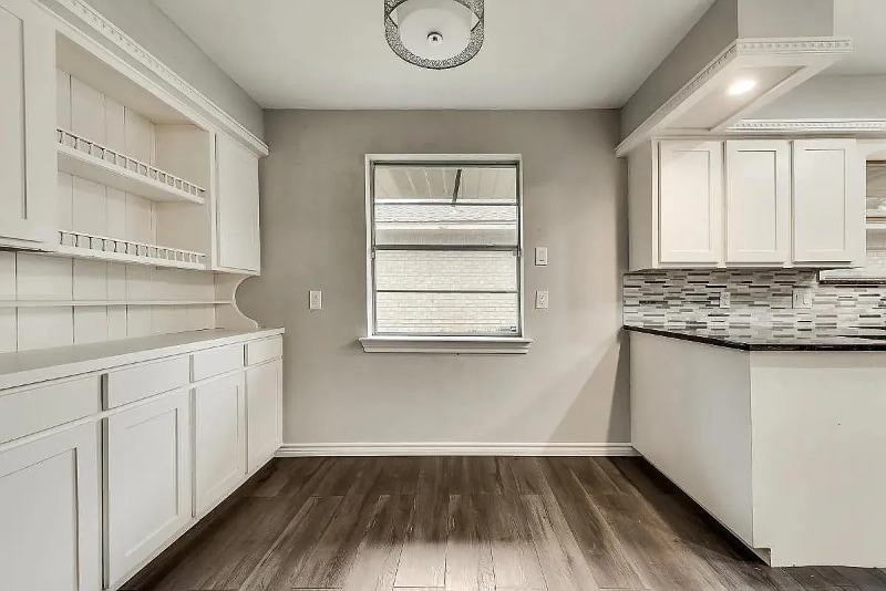 Building Photo - 5806 Everglade Rd