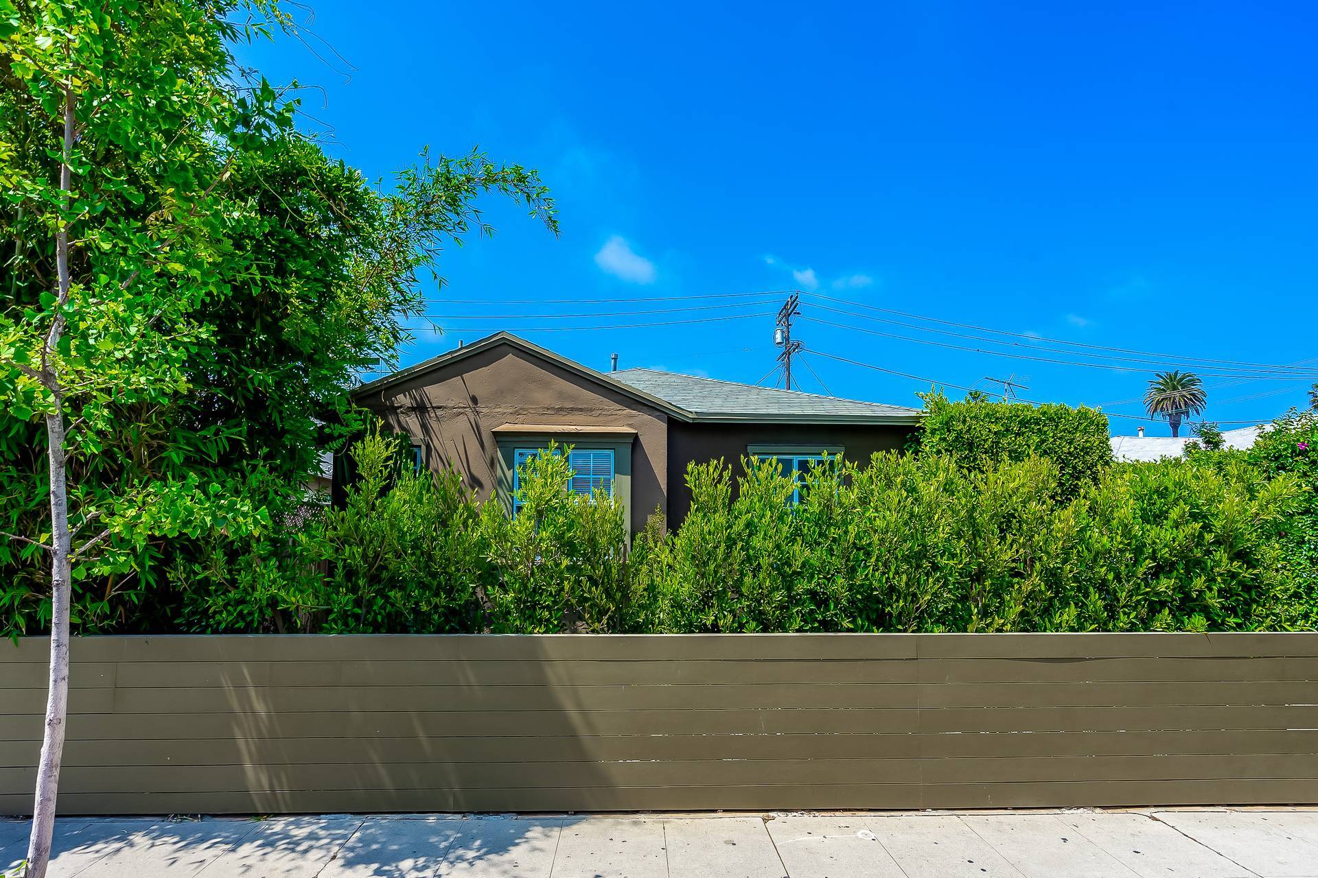 Building Photo - 313 Venice Way