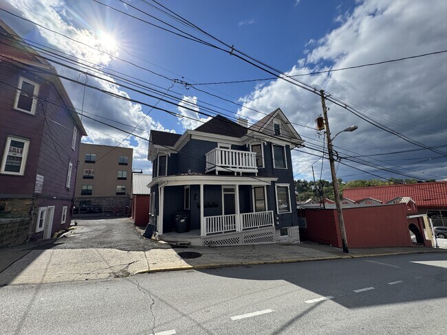Building Photo - 124 Fayette St