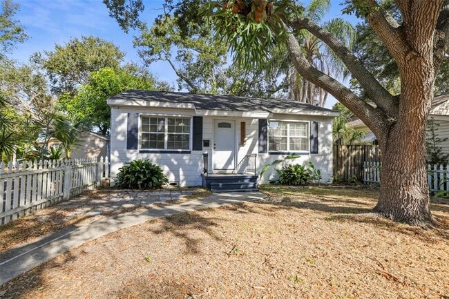 Building Photo - 1511 35th Ave N