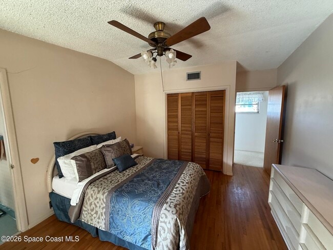 Building Photo - 1153 Belaire Dr