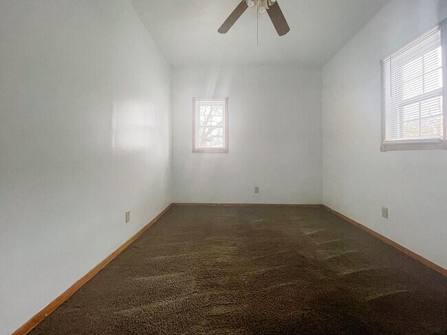 Building Photo - Double Lot with Detached Garage Access