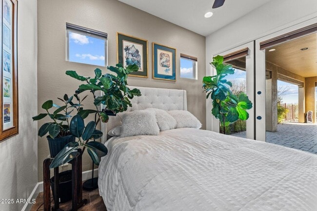 Building Photo - 3672 Ridgeview Ter